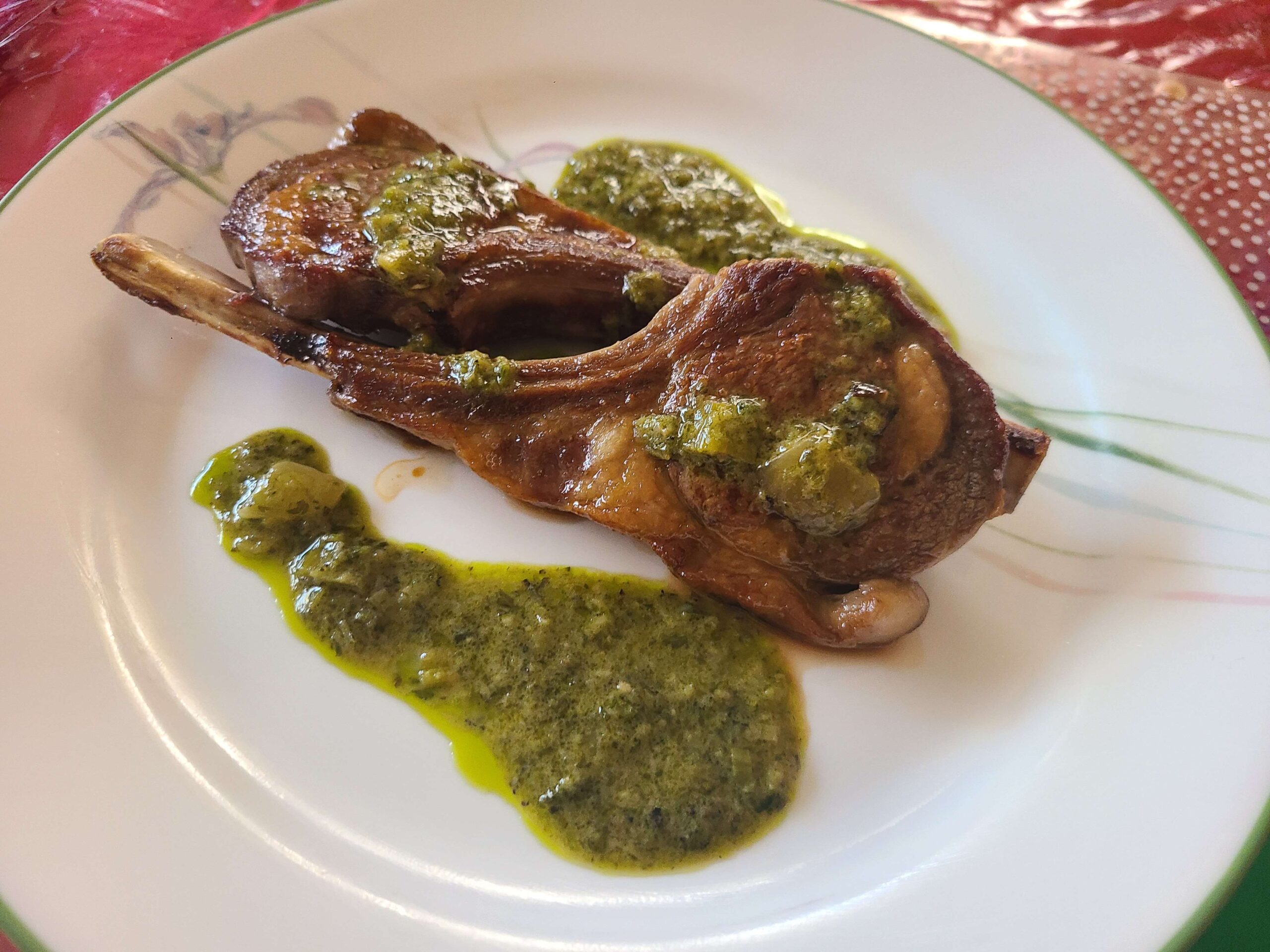 Lamb chops and green parsley sauce
